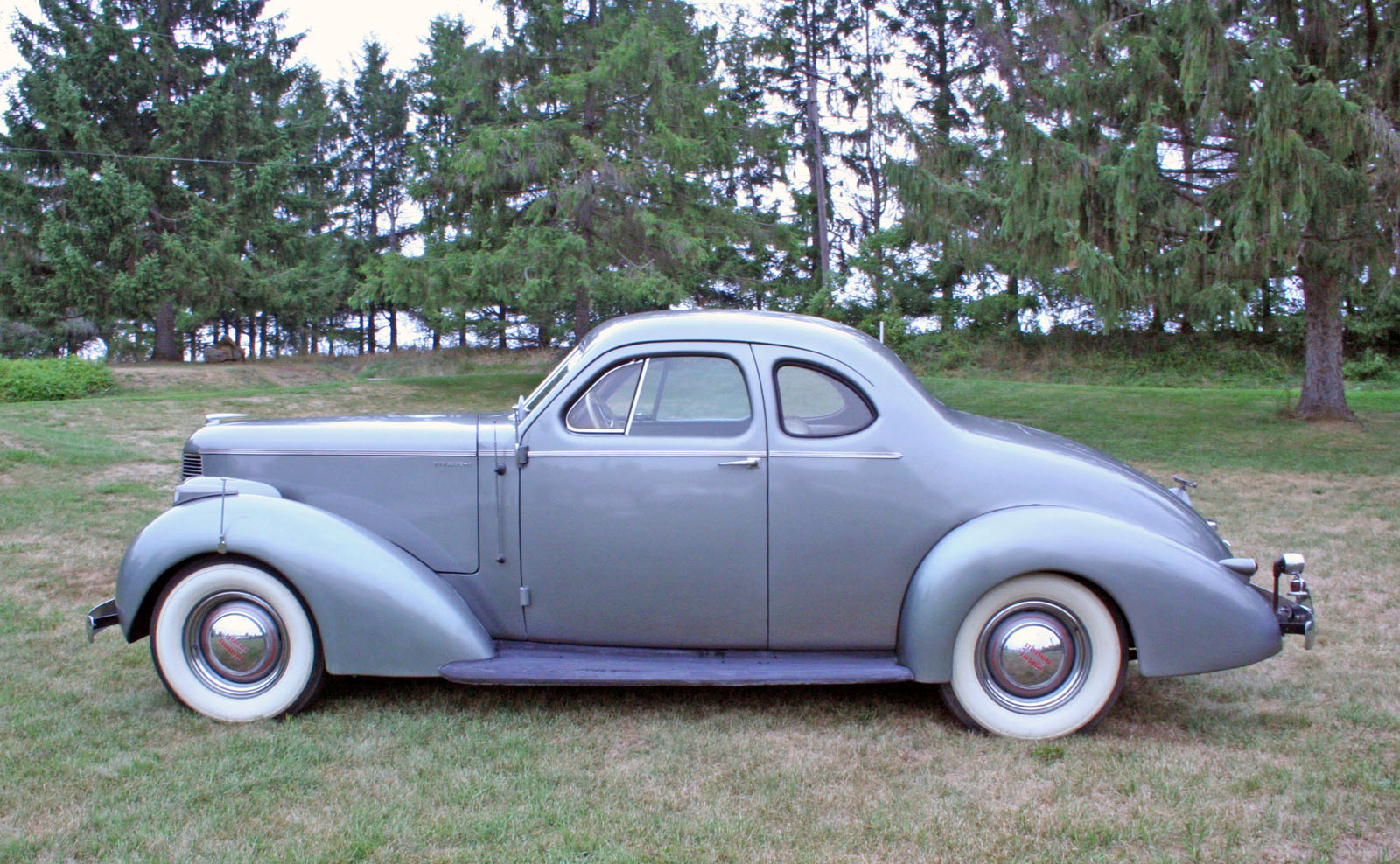 1938 Studebaker President - front view