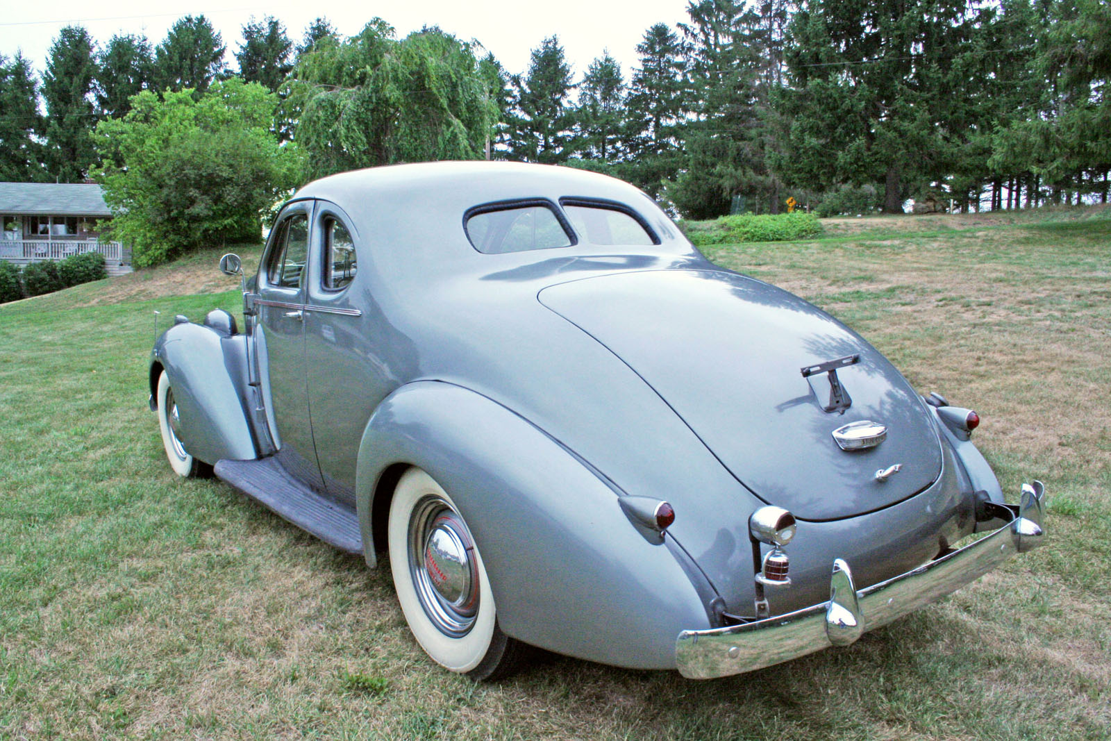 1938 Studebaker President - rear quarter