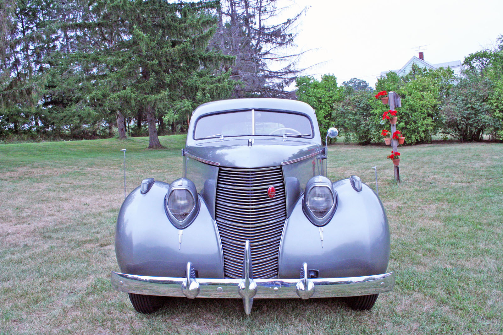 1938 Studebaker President - detail