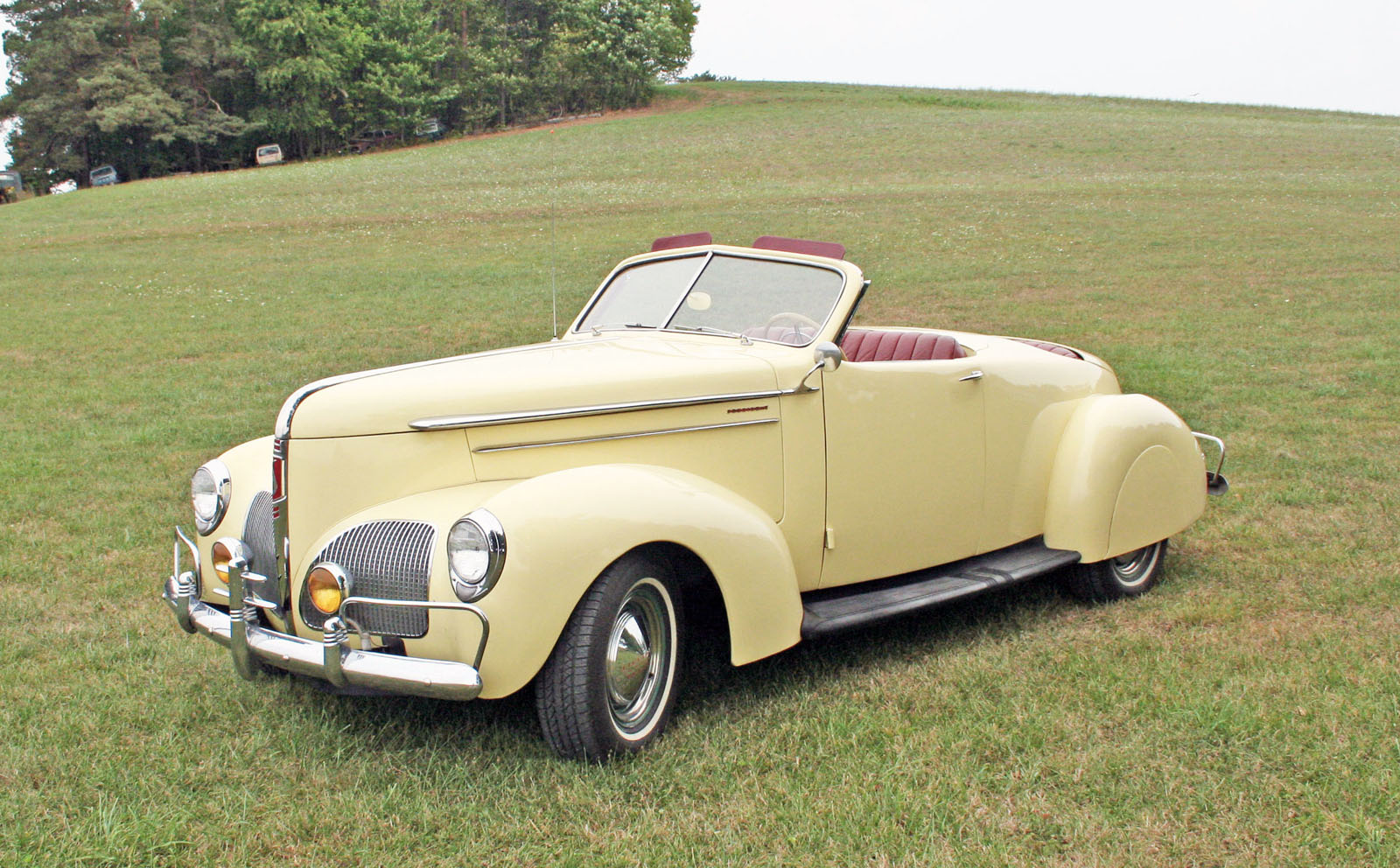 1940 Boat-tail Speedster - front view