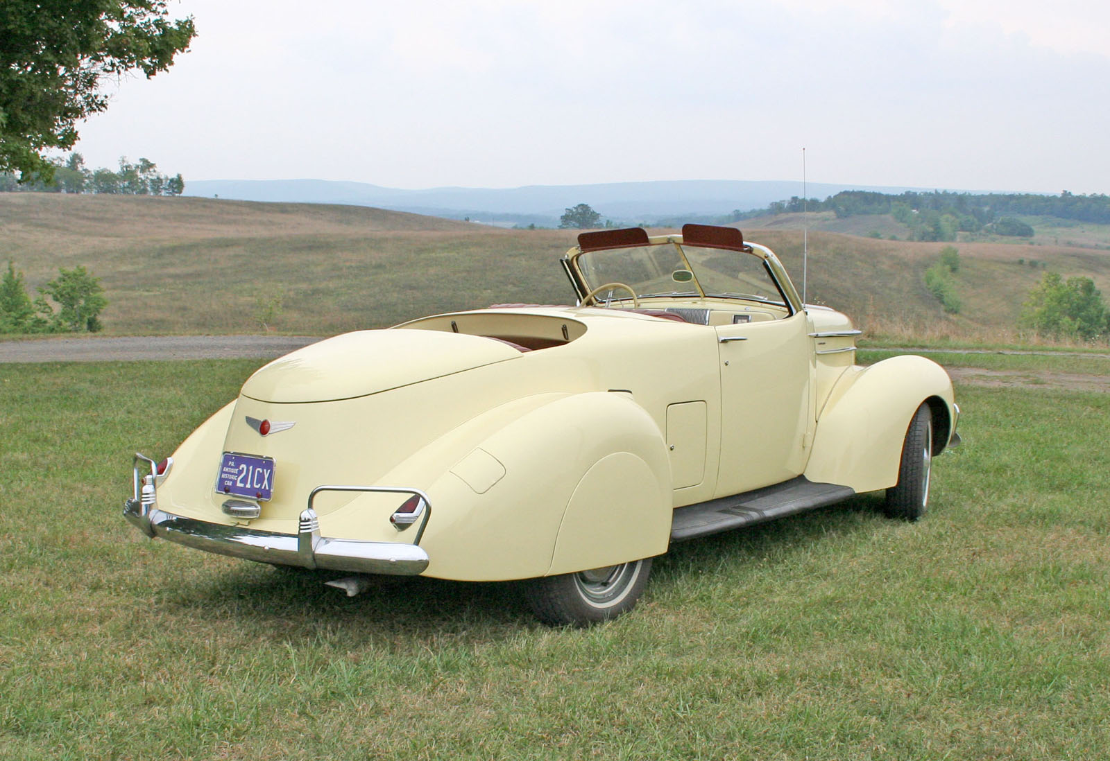 1940 Boat-tail Speedster - detail