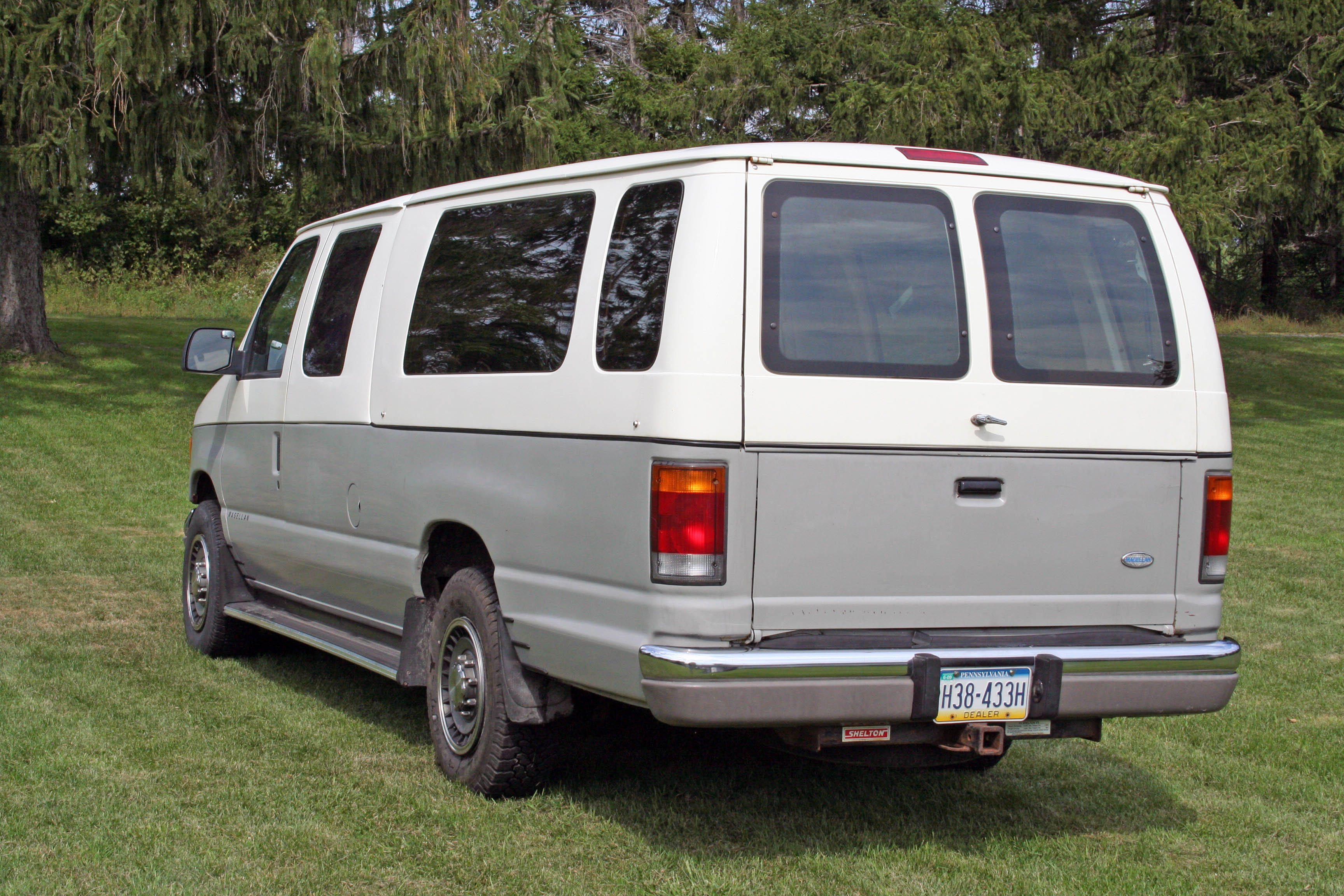 1993 Magellan Van - entertainment