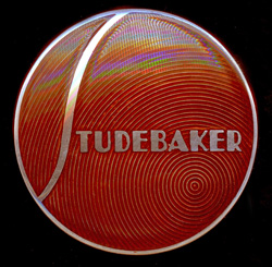 1937-38 Comander & Dictator grill badge