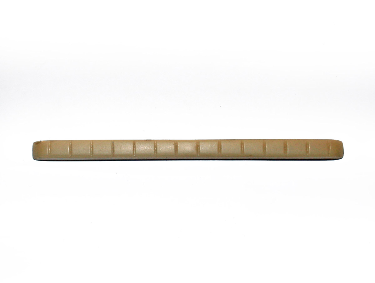 1939 Ashtray Front, Ivory/Black