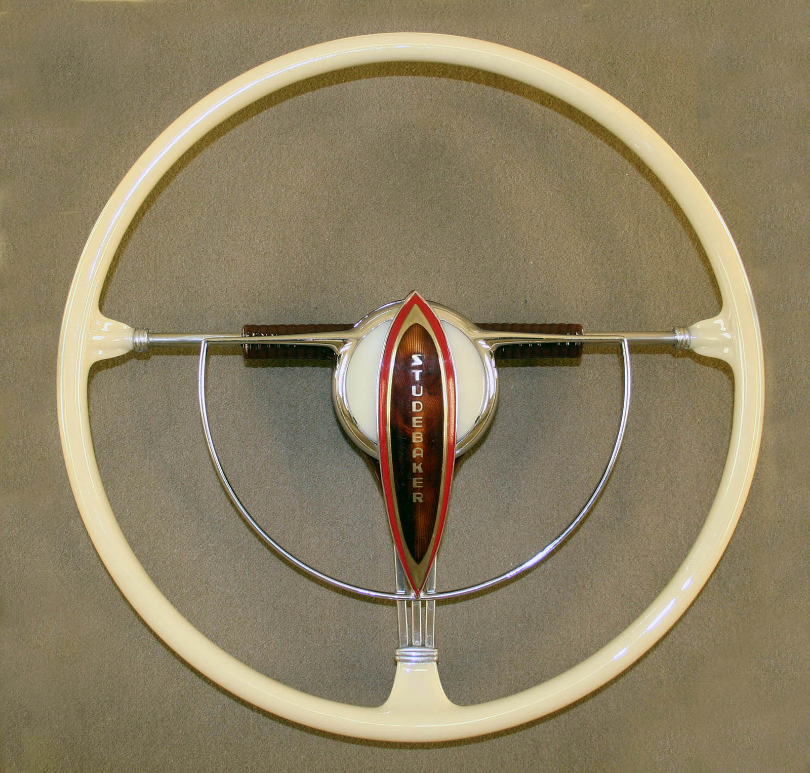 1941 Commander Skyway (Brown)